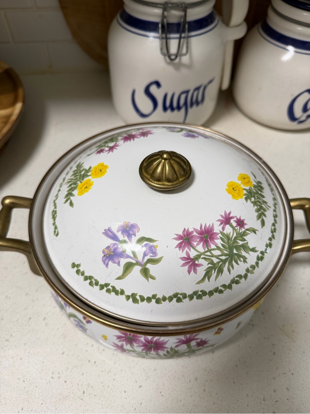VTG Lincoware "Ivy Vine" 2.5 Qt enameled metal covered Dutch oven Cottagecore